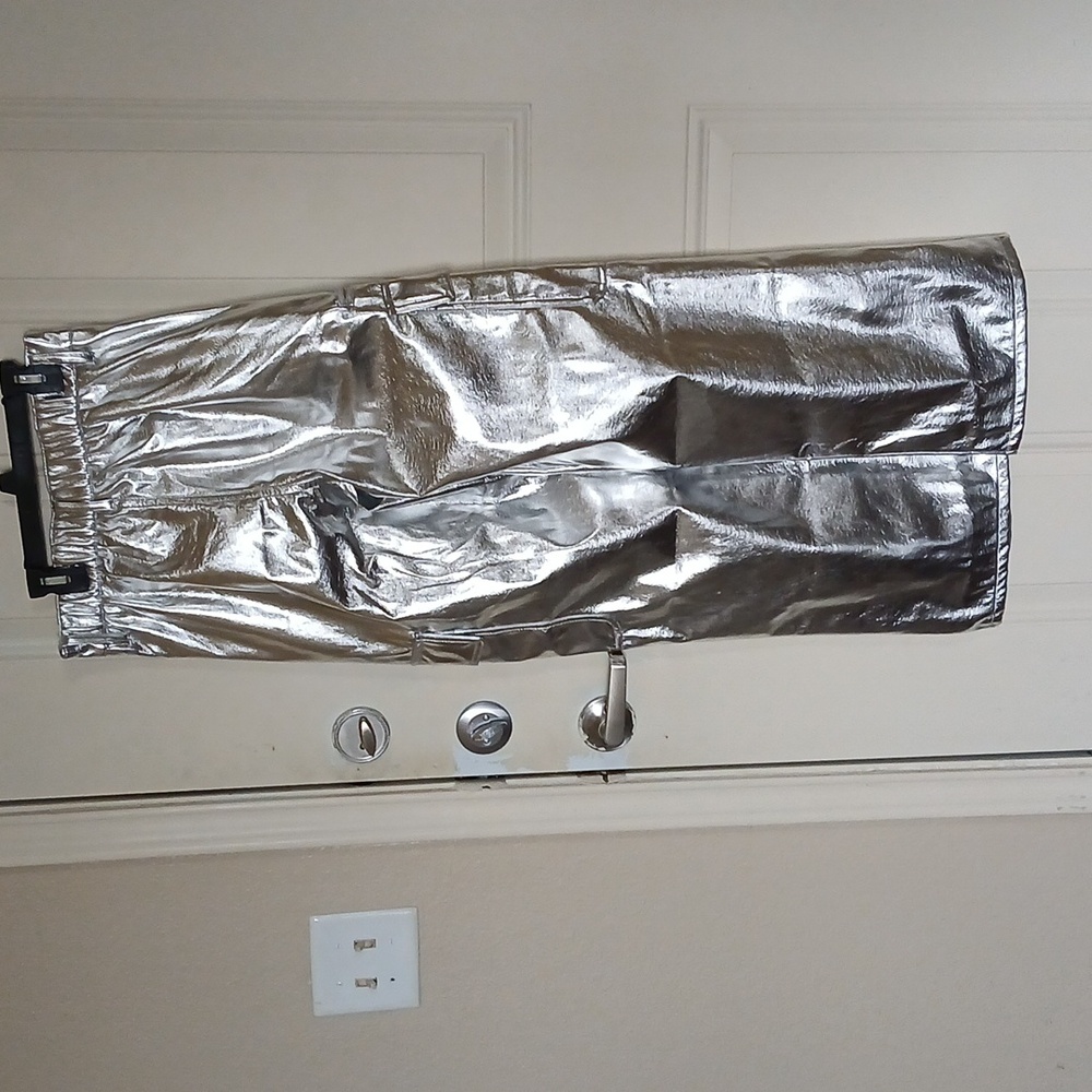 No Boundaries S Juniors High Rise Metallic Cargo Pants - Picture 8 of 13